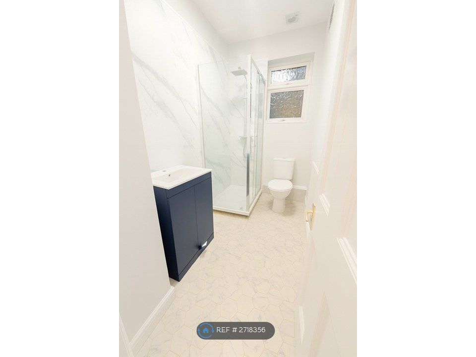 Property photo 2 of 6 Bathroom