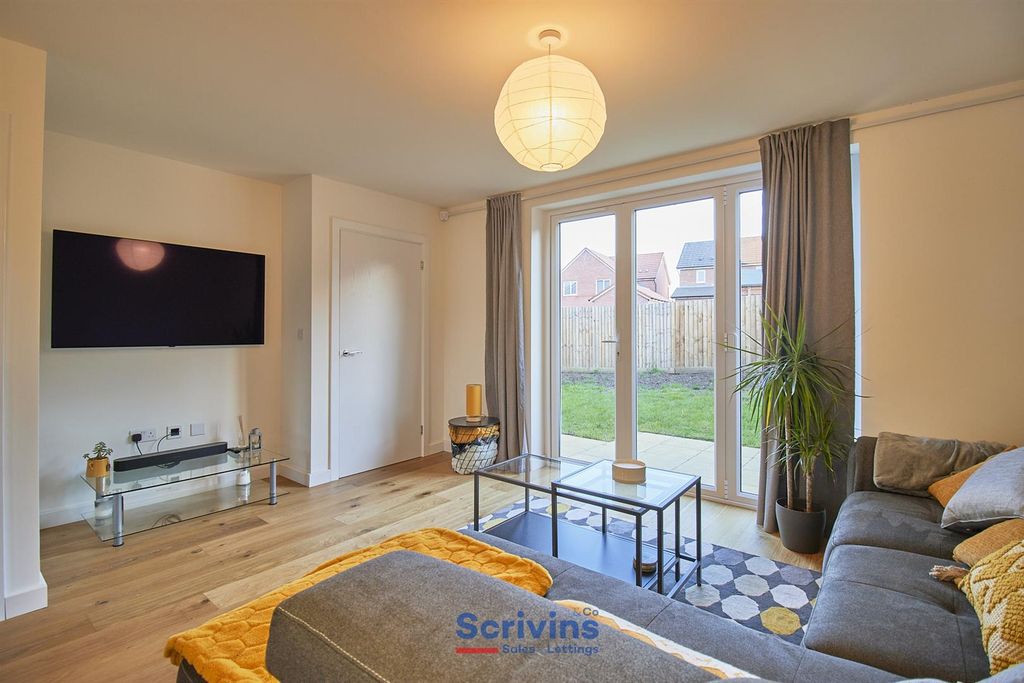 Property photo 3 of 13 Milbanke Close Es .Jpg