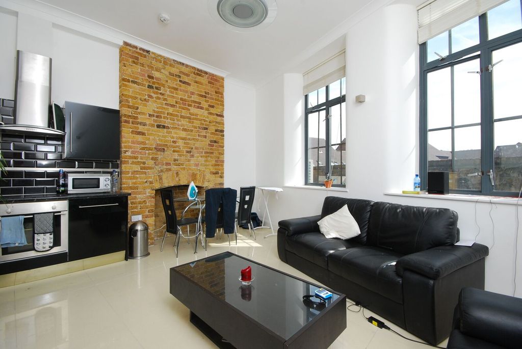 Property photo 1 of 4