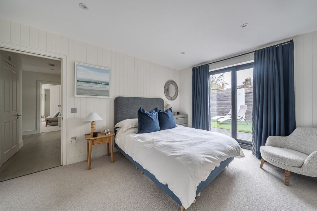 Property photo 3 of 13 1432308-7-69c6571...