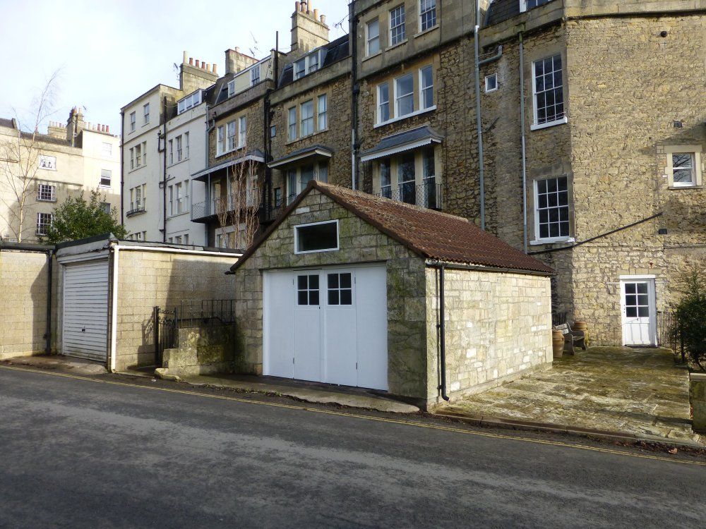 Property photo 1 of 2