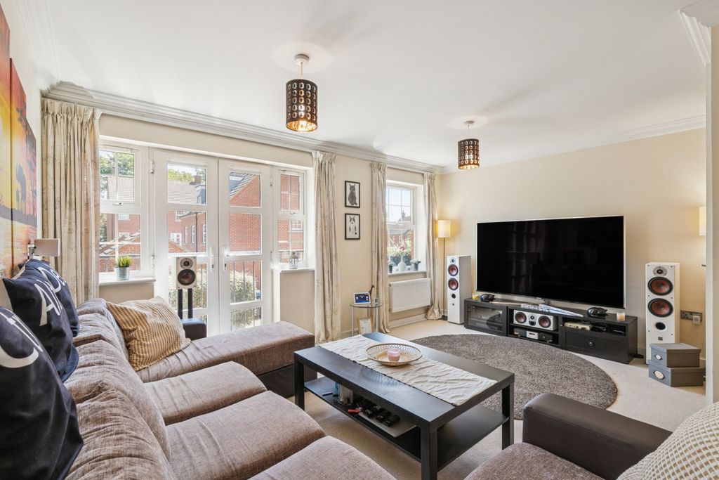 Property photo 3 of 21 5237045