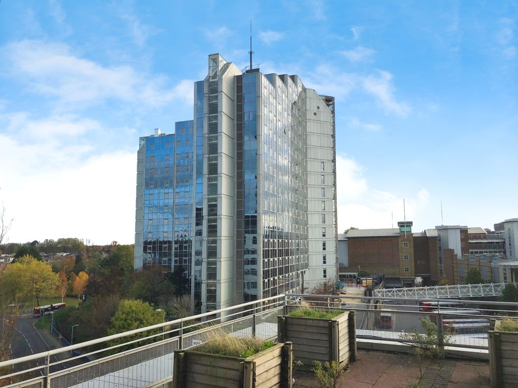 Property photo 1 of 11 Building