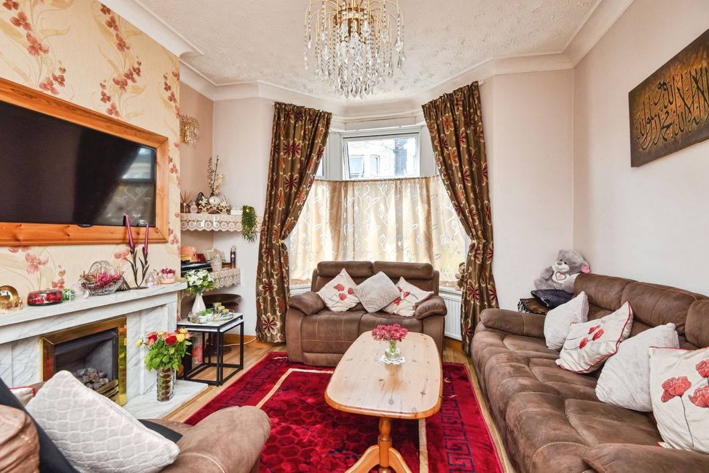 Property photo 3 of 20 Pbox-Img.Jpg