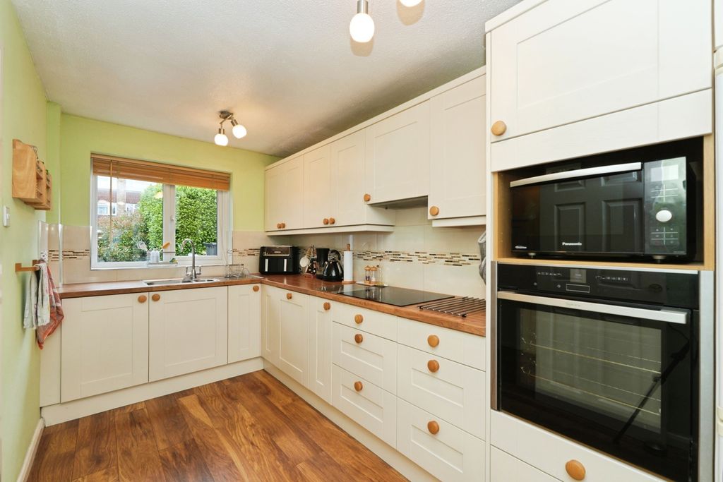 Property photo 2 of 21 Pbox-Img.Jpg