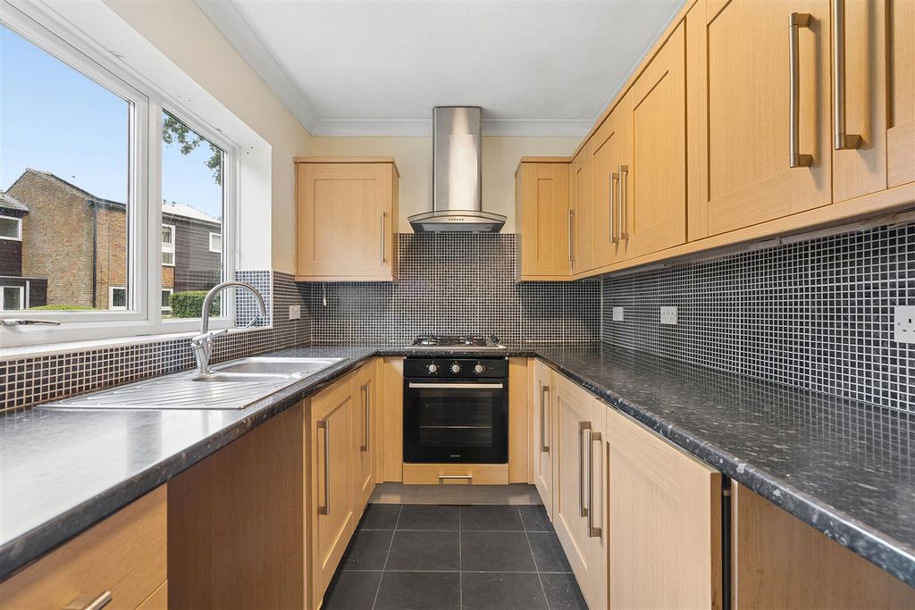 Property photo 3 of 14 Kitchen
