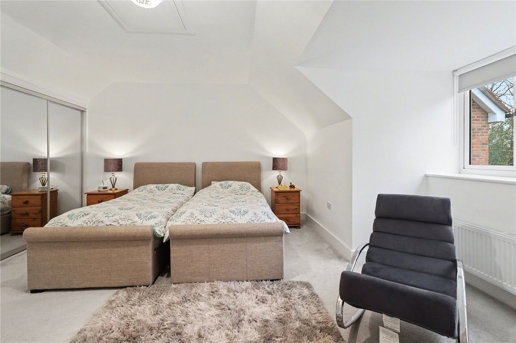 Property photo 3 of 20 Bedroom 1