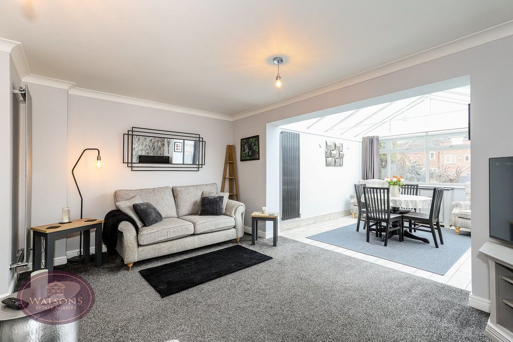 Property photo 3 of 32