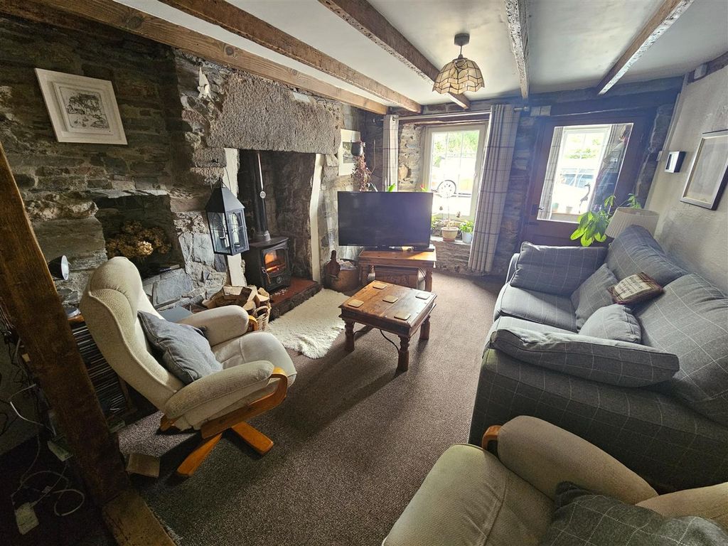 Property photo 3 of 17 Sitting Room.Jpg