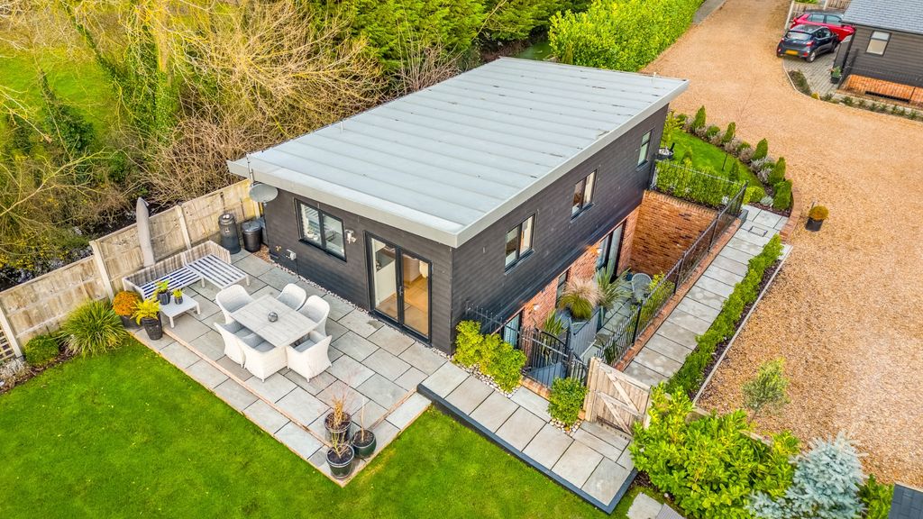 Property photo 3 of 21 3495479