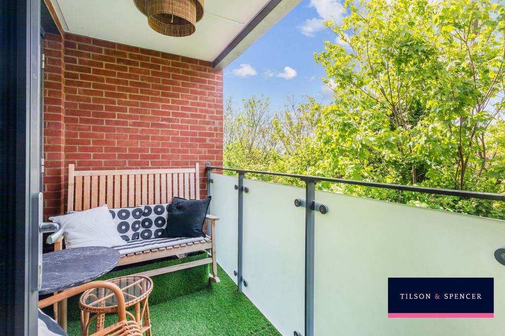 Property photo 2 of 22 2604202414_Tils_61 Isobel Place _N15 4Fp_010_Wm