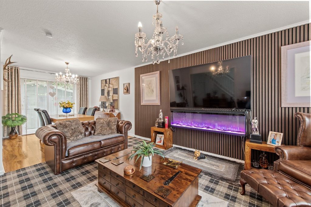 Property photo 2 of 29 5165573