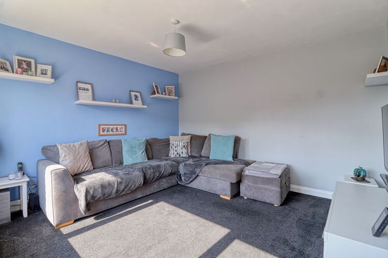 Property photo 3 of 15 Lounge