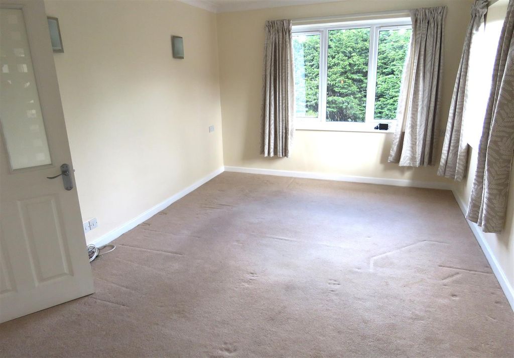 Property photo 2 of 9 Lounge Dining Room