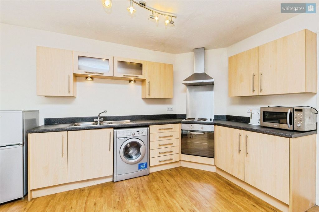 Property photo 3 of 13 Picture No. 17
