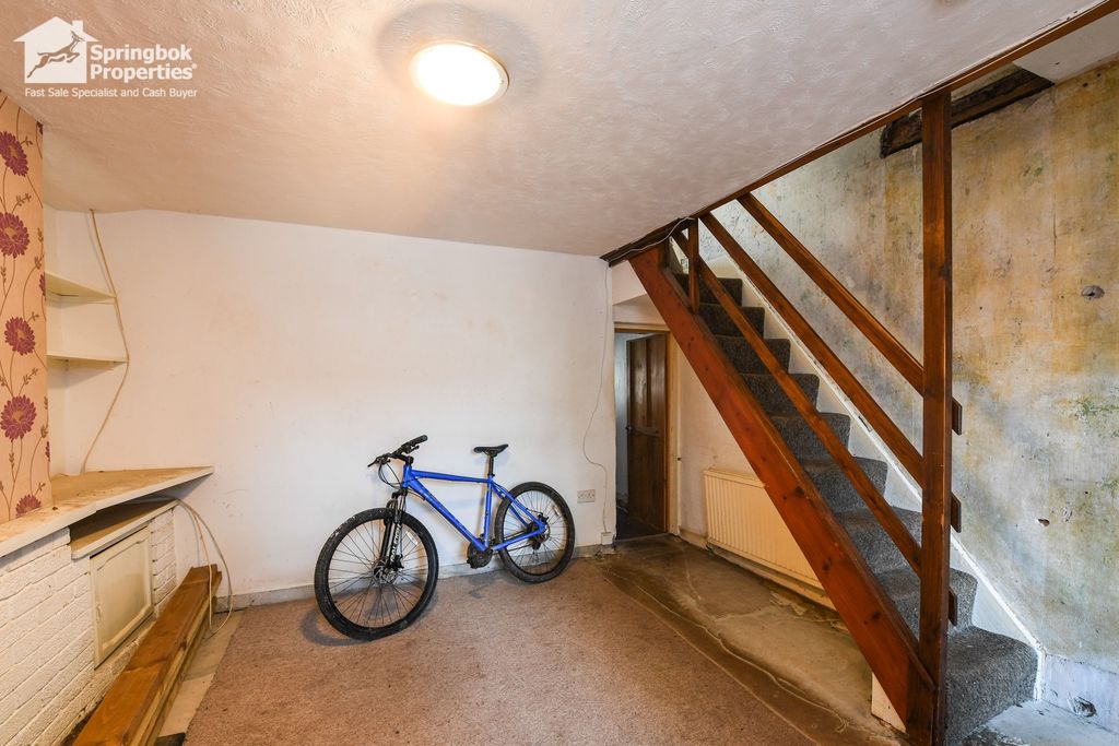 Property photo 3 of 9 Image 2