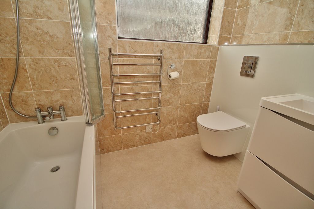 Property photo 3 of 25