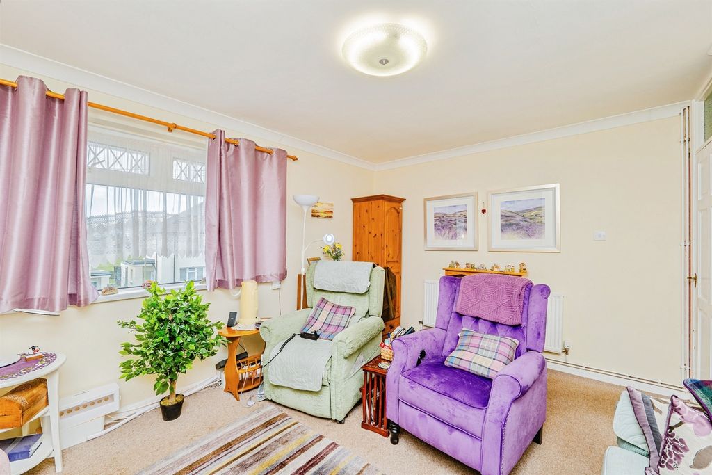 Property photo 3 of 21