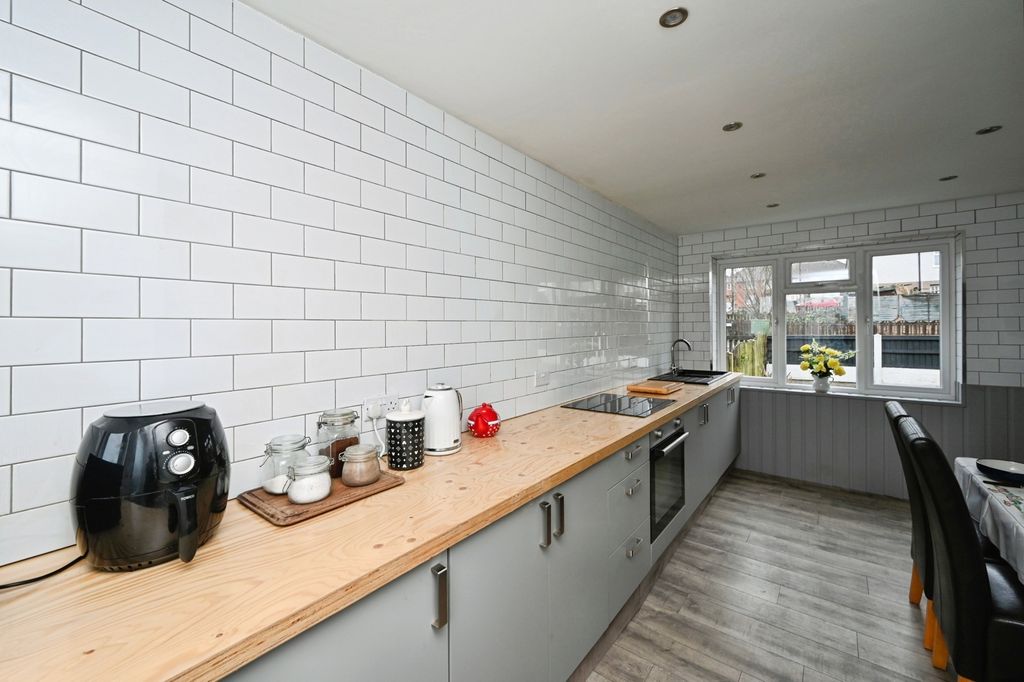 Property photo 3 of 25 Kitchen Dining Room