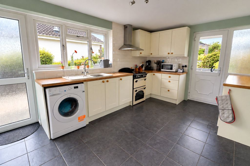 Property photo 2 of 13 Picture No. 02