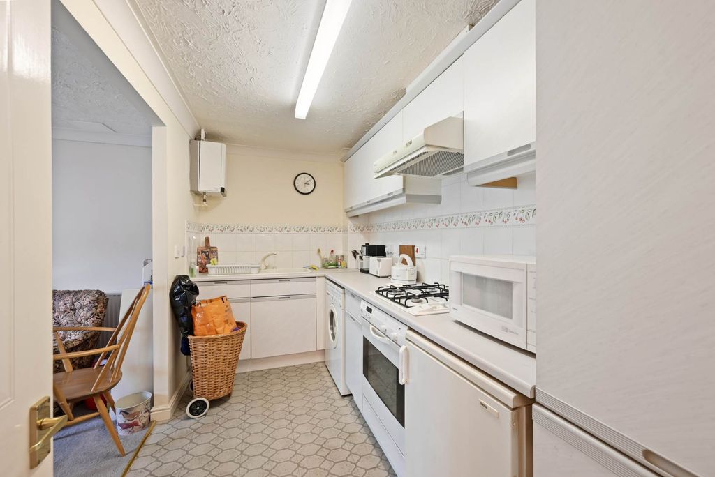 Property photo 2 of 5