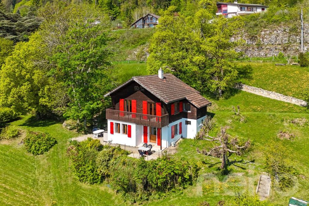 Property photo 2 of 13
