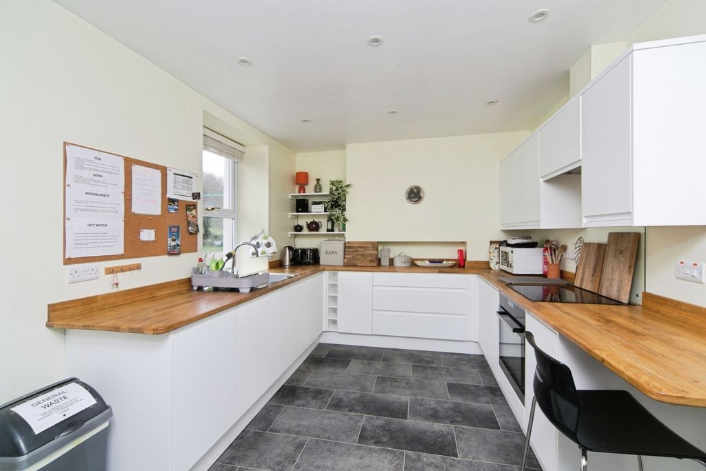 Property photo 3 of 30 Photo