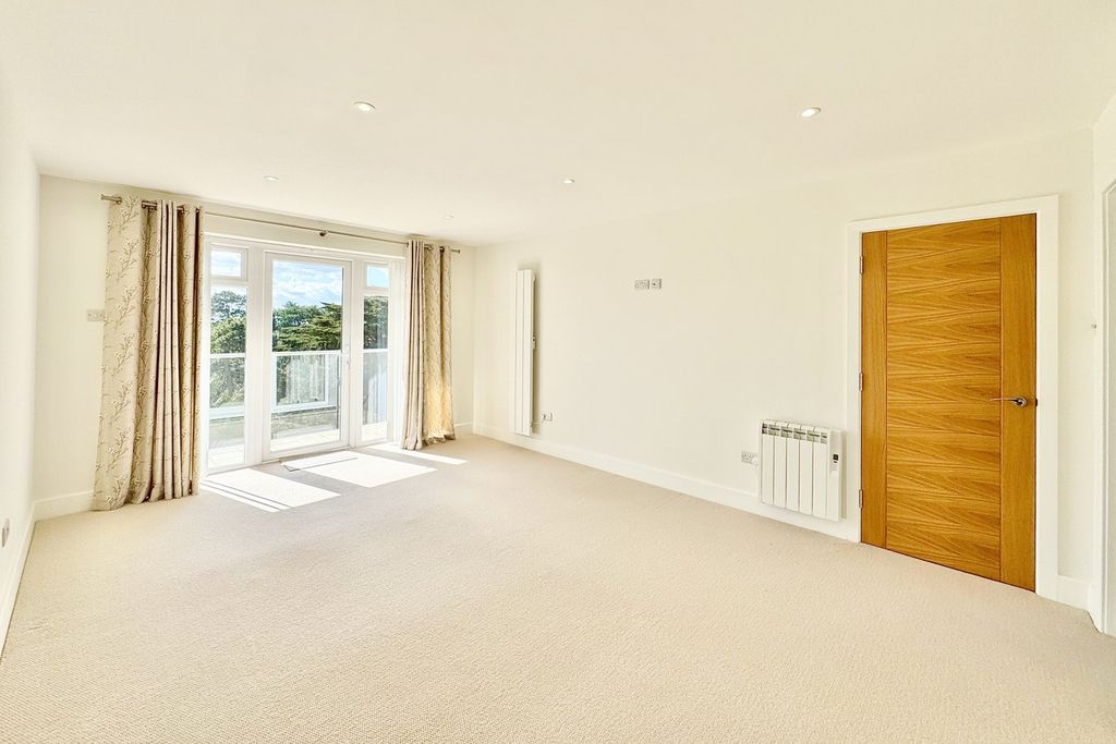 Additional image 17 of 4 bed flat for saleWestern Road, Branksome Park, Poole BH13