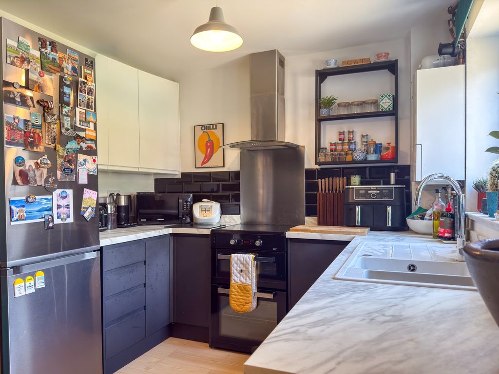 Property photo 2 of 14 5304634