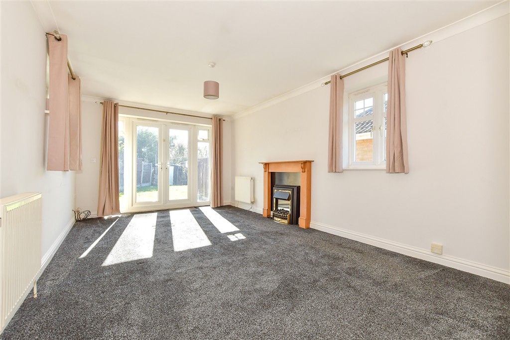 Property photo 1 of 6 Lounge/Diner