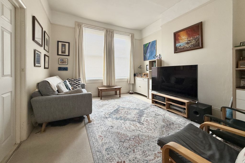 Property photo 2 of 10 2