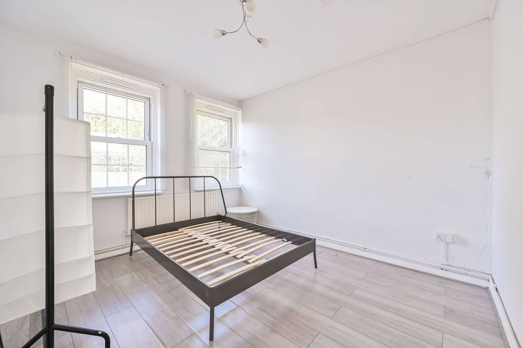 Property photo 3 of 8