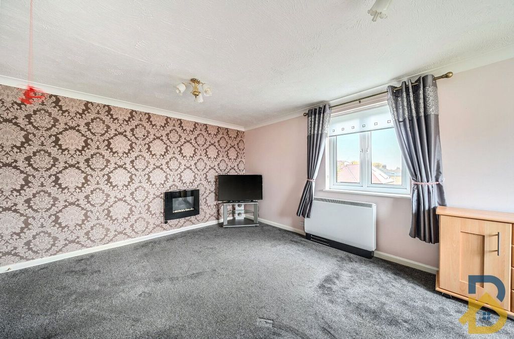 Property photo 2 of 17 Picture No. 40