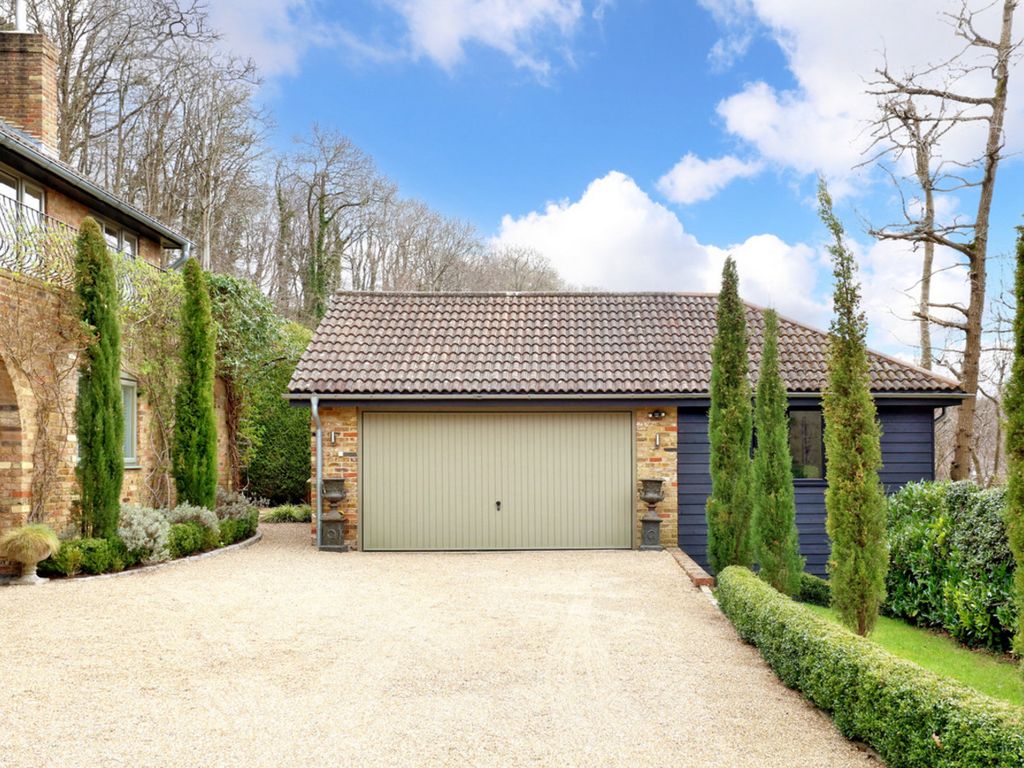 Property photo 2 of 23