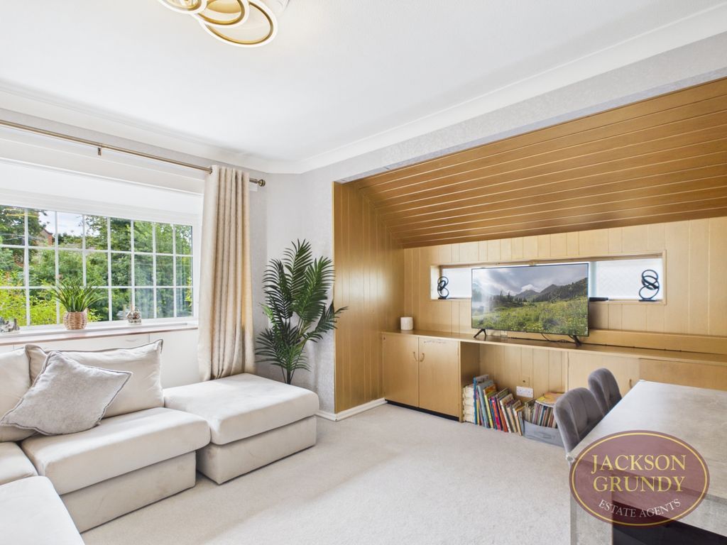 Property photo 2 of 16 Boughton Green Road