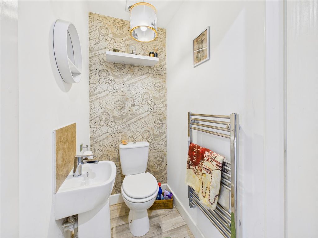 Property photo 3 of 13 Cloaks/W.C.