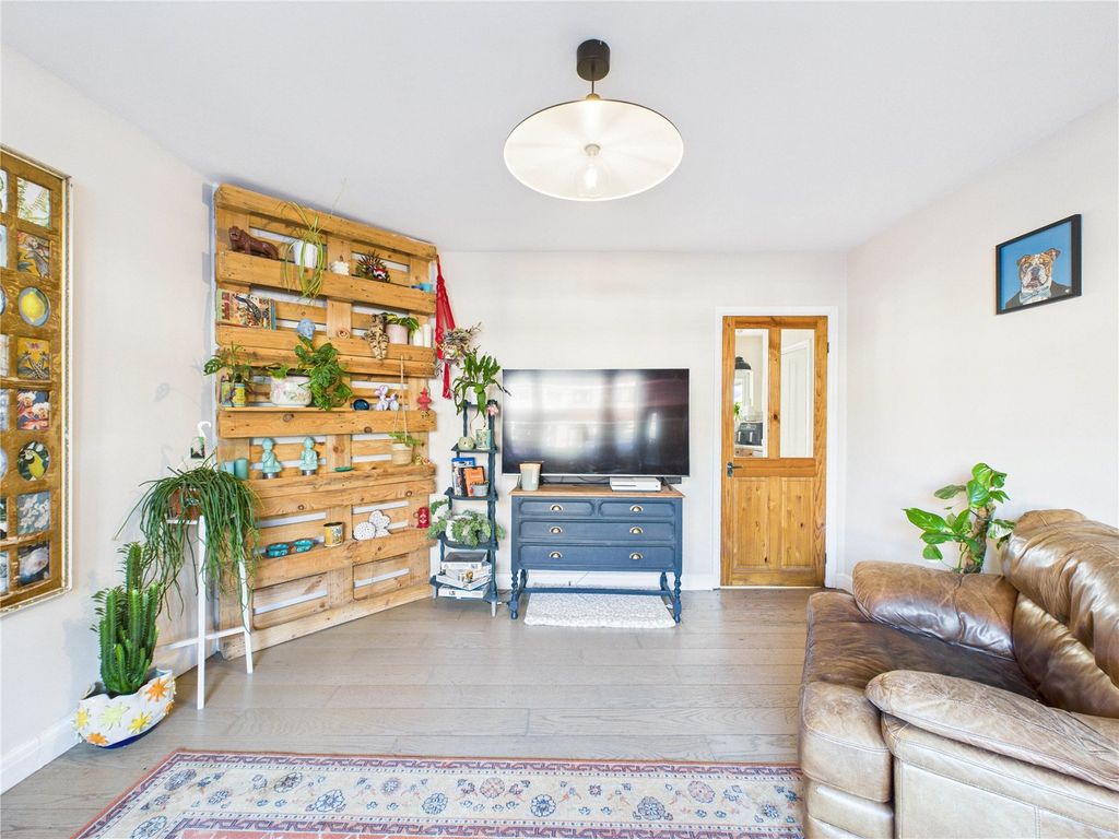 Property photo 3 of 22 Picture No. 45