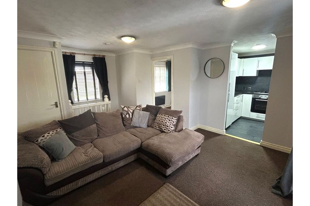 Property photo 3 of 17