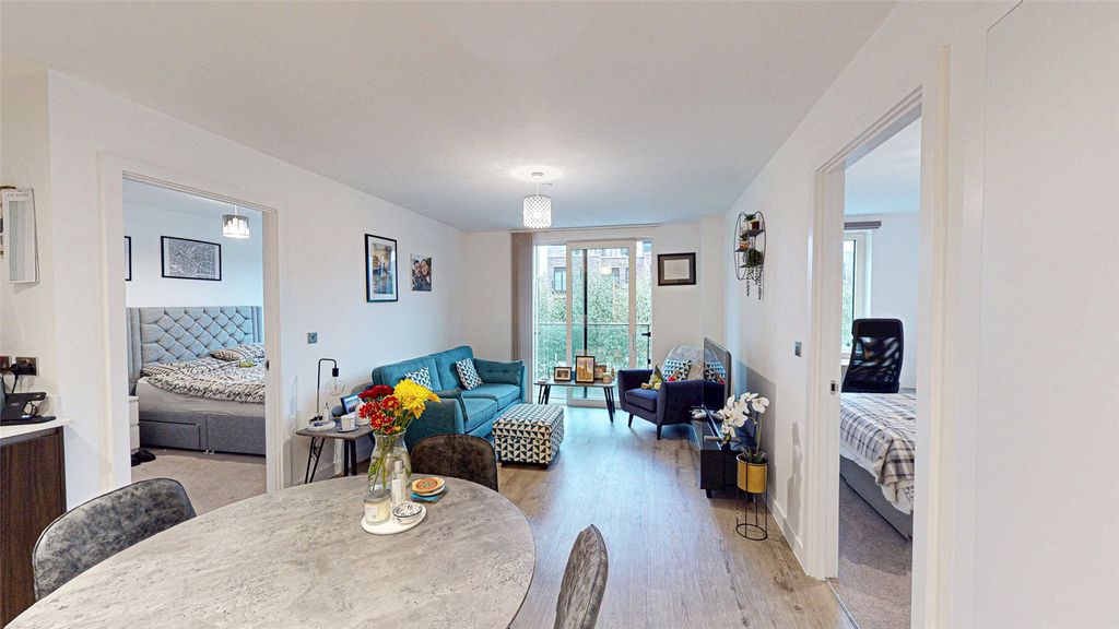 Property photo 3 of 16 Picture No. 02