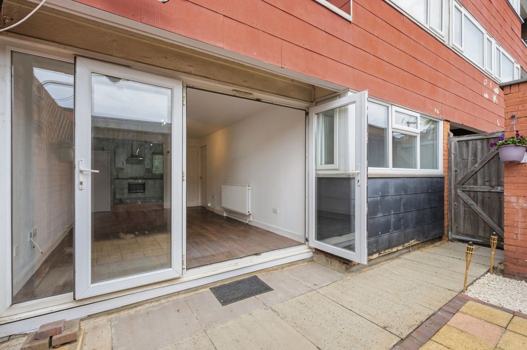 Property photo 2 of 11 Picture No. 14