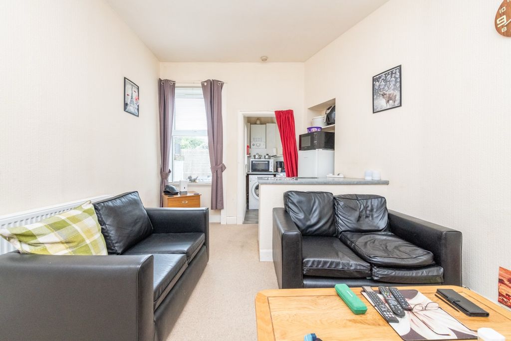 Property photo 2 of 30