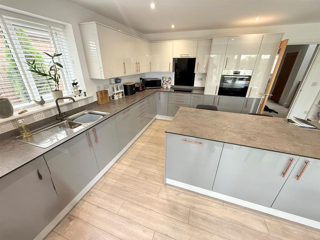 Property photo 2 of 21 Open Plan Kitchen/Dining/Living Room