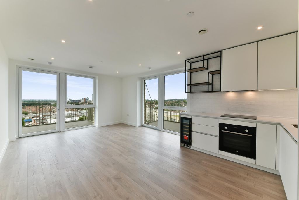 Property photo 3 of 13