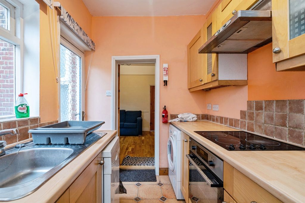 Property photo 2 of 17 Kitchen