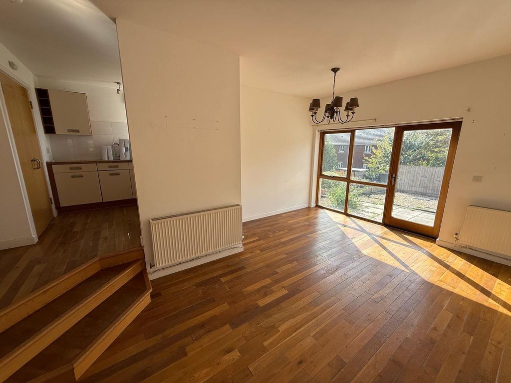 Property photo 3 of 11 Not Specified