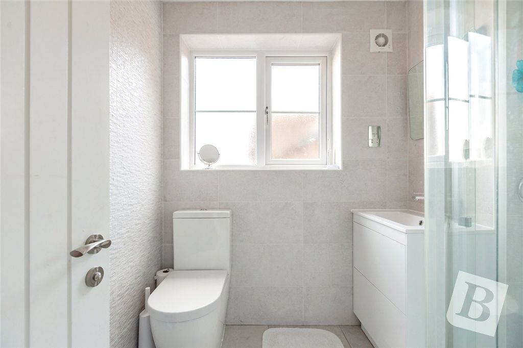 Property photo 3 of 28 Picture No. 17