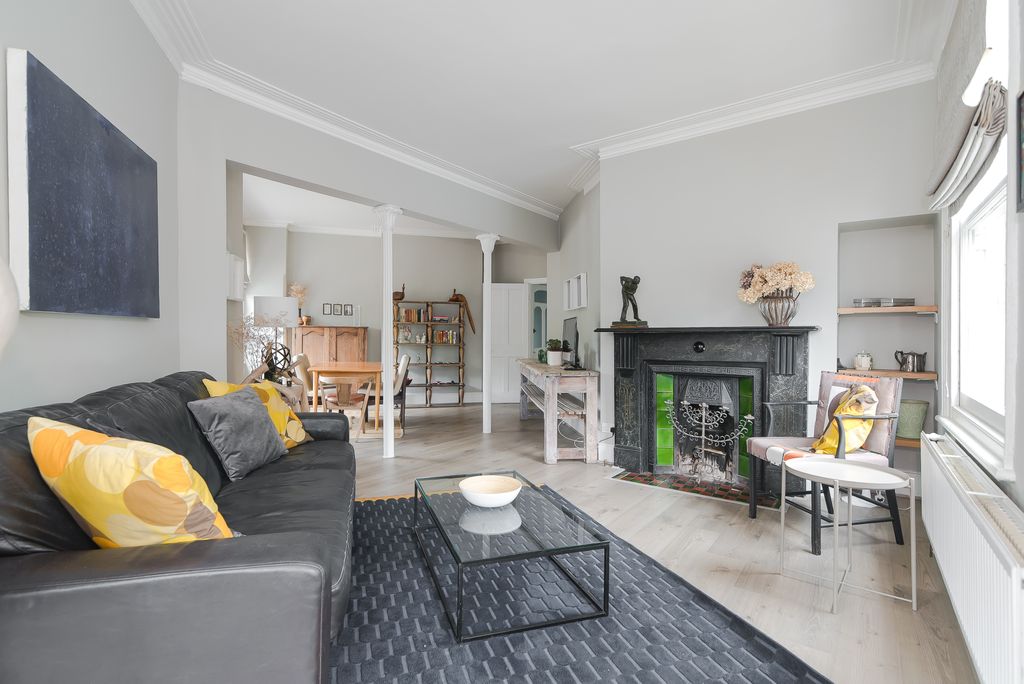 Property photo 2 of 12