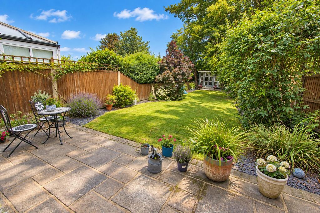 Property photo 3 of 24 Garden B.Jpg