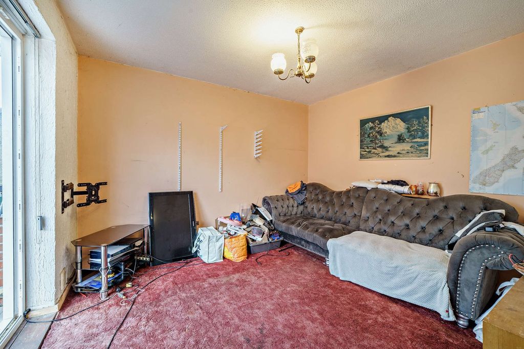 Property photo 2 of 36