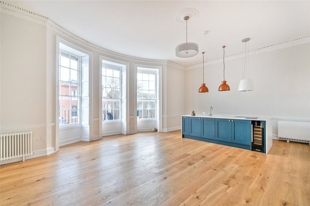 Property photo 2 of 22 Picture No. 13